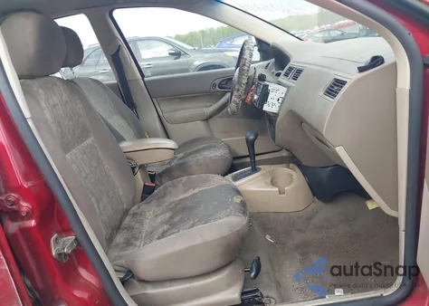 2005 Ford Focus Zx4 z USA, uszkodzony, nr VIN 1FAFP34NX5W236307